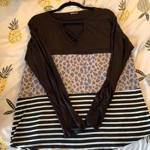 Long sleeve cross cross neck